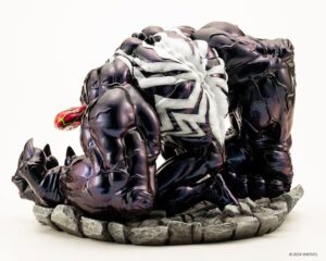 Marvel-Universe-Venom-Armed-&-Dangerous-ARTFX-Artist-Series-Statue