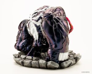 Marvel-Universe-Venom-Armed-&-Dangerous-ARTFX-Artist-Series-Statue